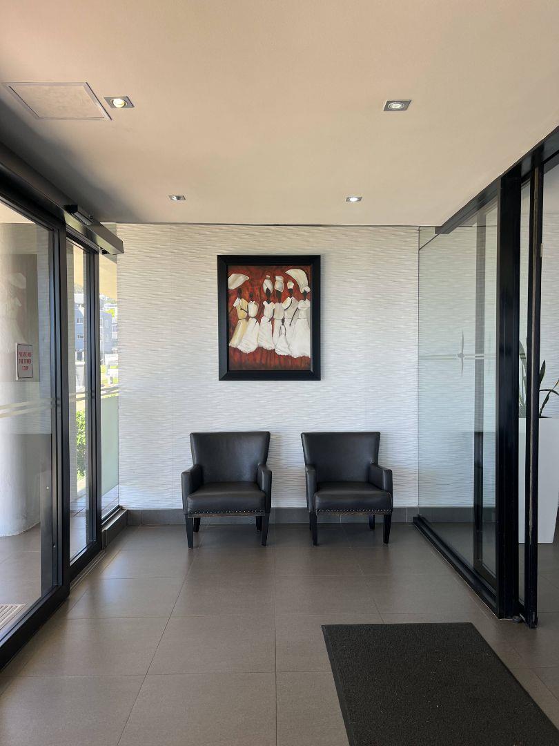 To Let 3 Bedroom Property for Rent in Sea Point Western Cape